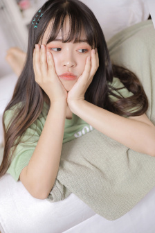 乖用下面把樱桃挤出来